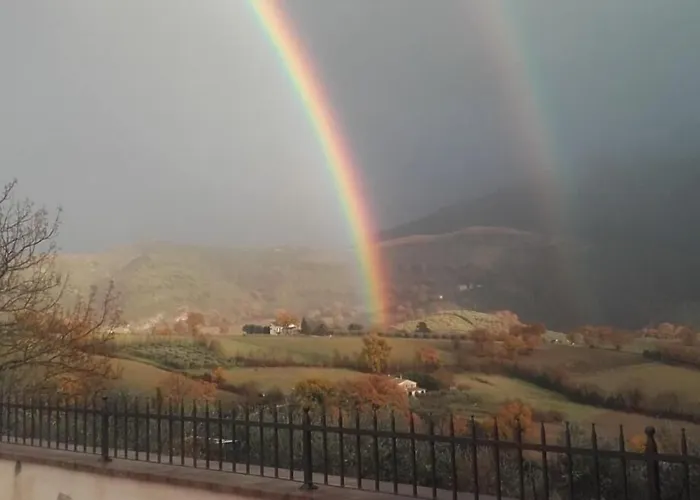 منزل ريفي Colle San Francesco *